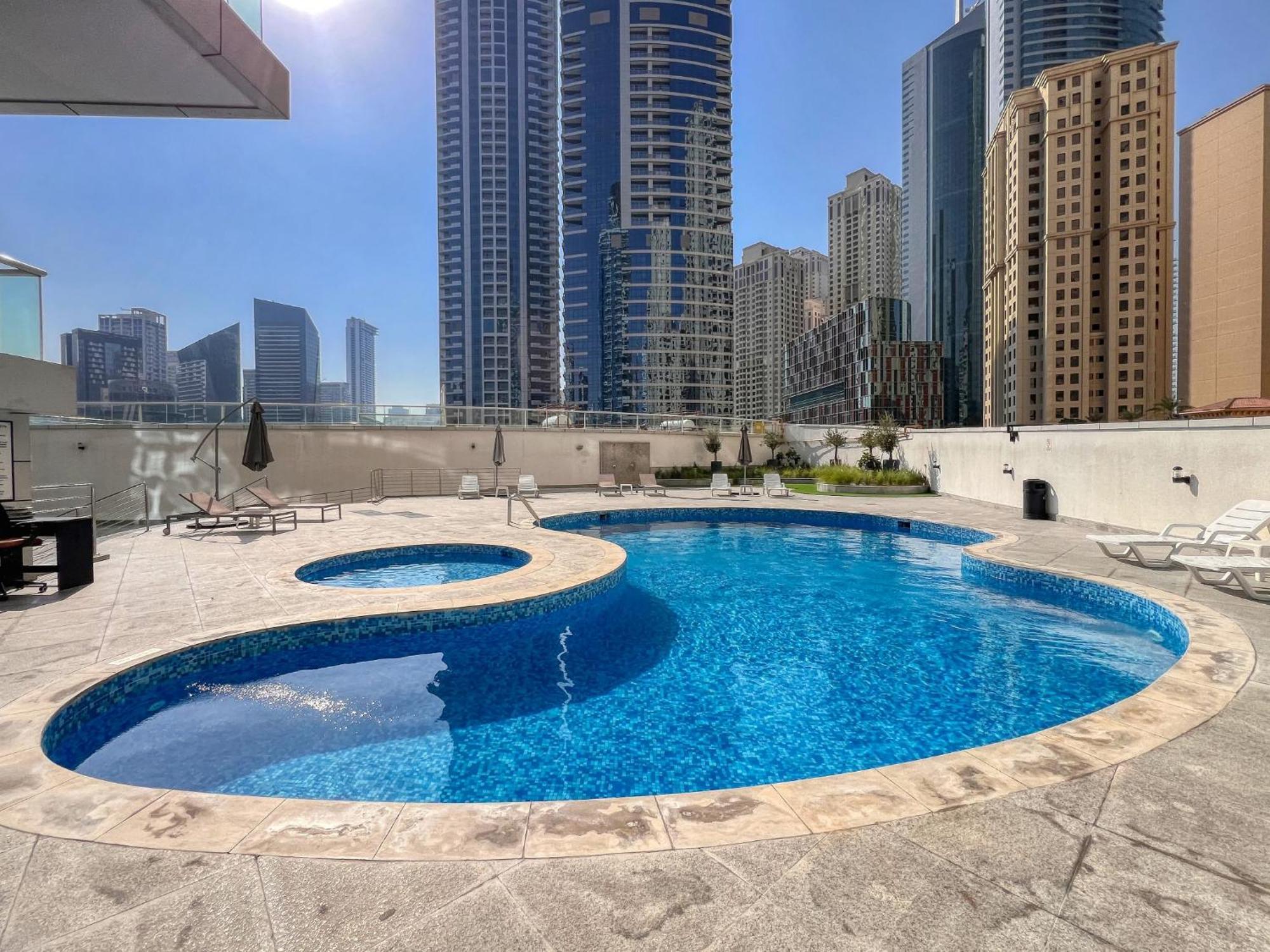 Enticing Space With Marina View Near The Beach! 迪拜 外观 照片